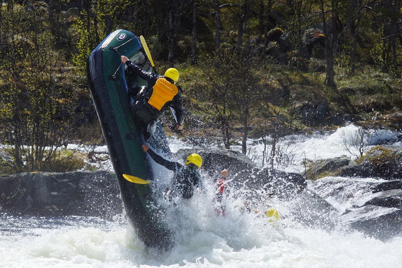 Extreme rafting in Norway